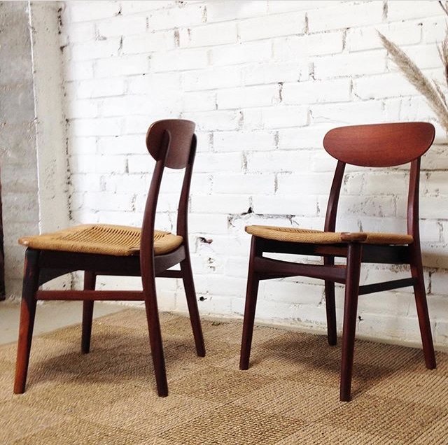 Pair of danish chairs in teak and braided rope