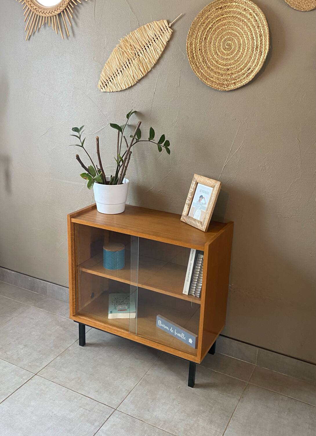 Vintage display cabinet (or TV cabinet)