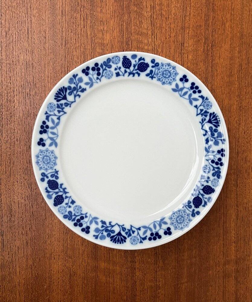 Set of German ceramic plates from the mid-century Hamburg Shape 20 Decor Blumenspiel by Lieselotte Kantner for Melitta, 1960s, set of 5.