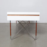Low white presentation table