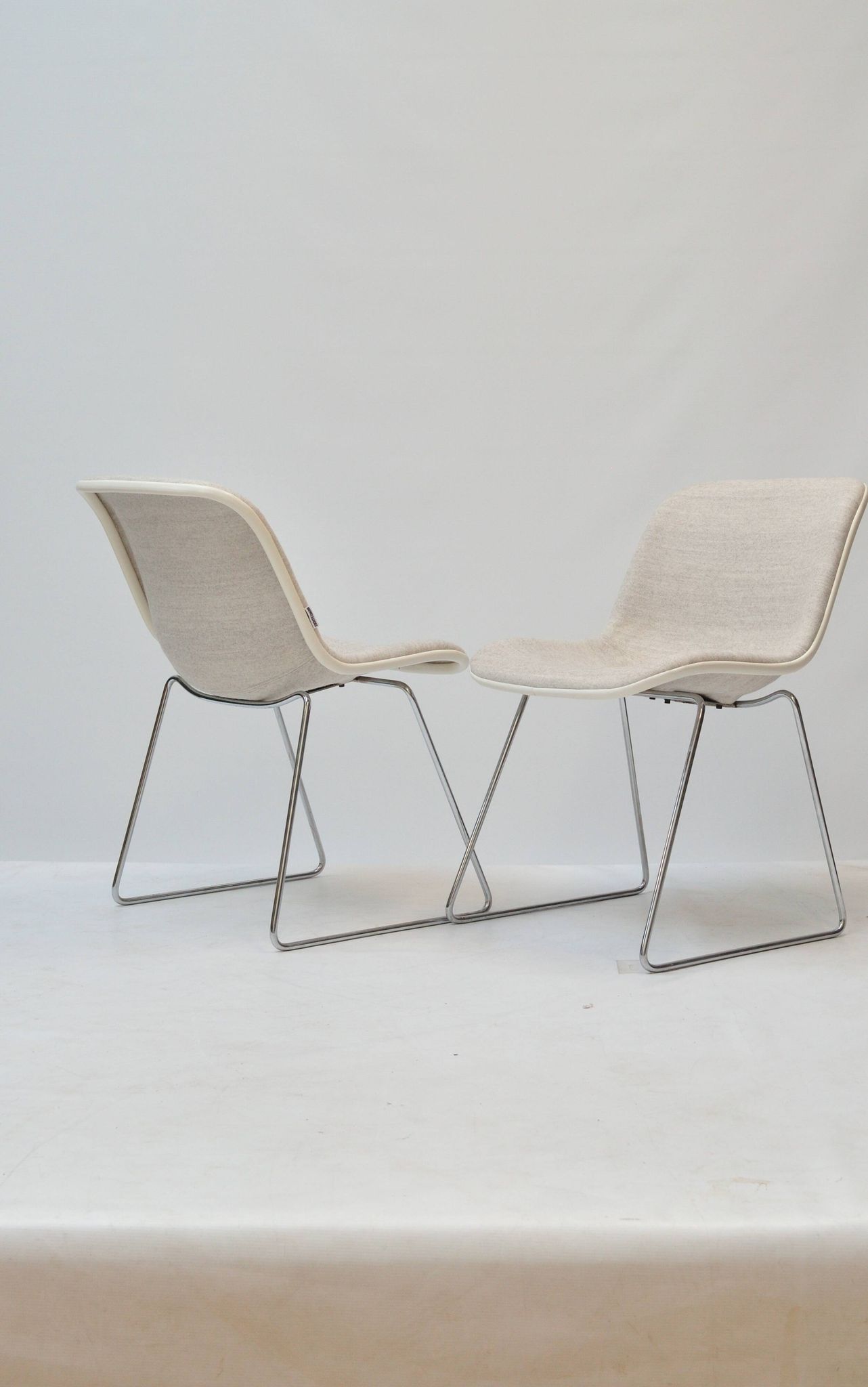 Set of 4 Spirit dining chairs by Hajime Oonishi for Houtoku/Artifort, 1970s.
