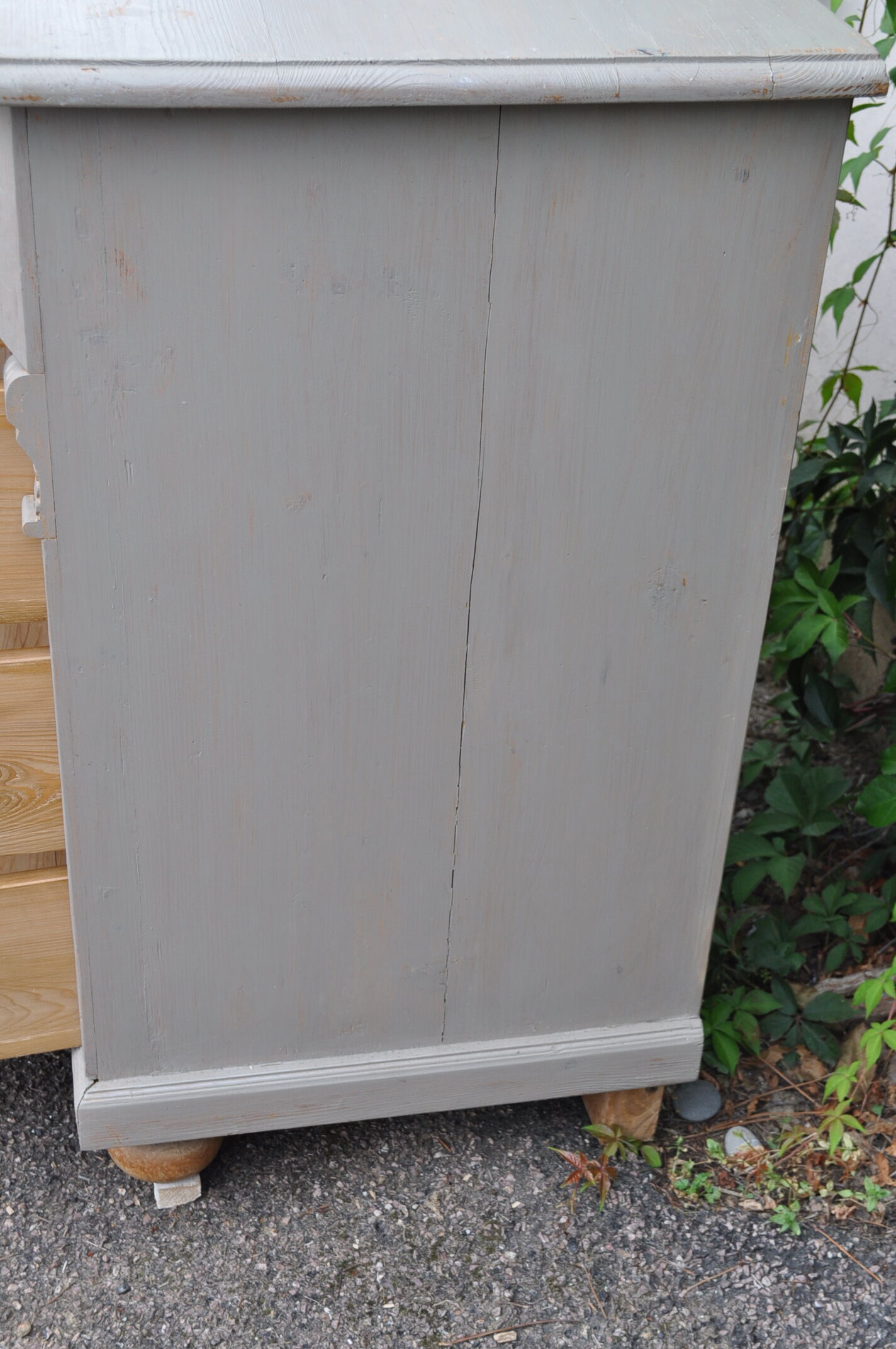 English pine chest of drawers