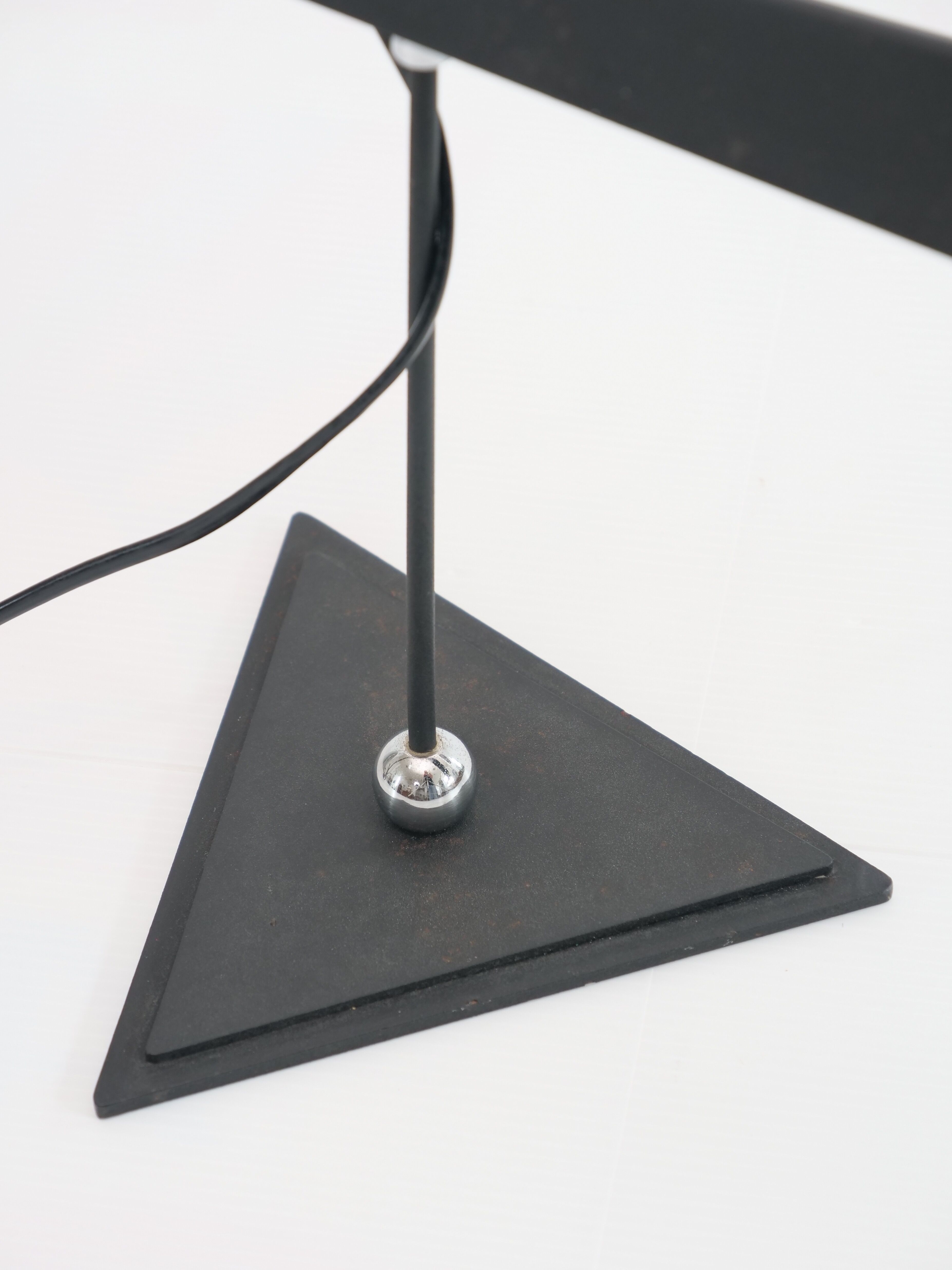 lamp unique design italy 1980 Lumen