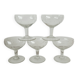 Set of 5 foliage engraved glass champagne glasses