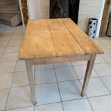 Farm table