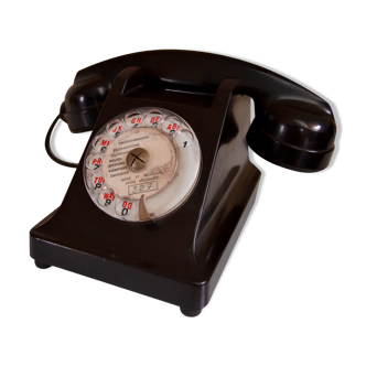 Ancien téléphone à cadran en bakelite