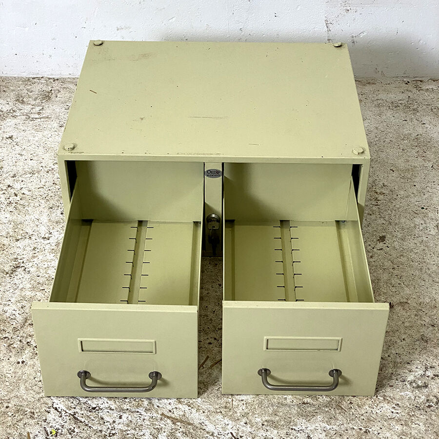 Set of 5 medical lockers