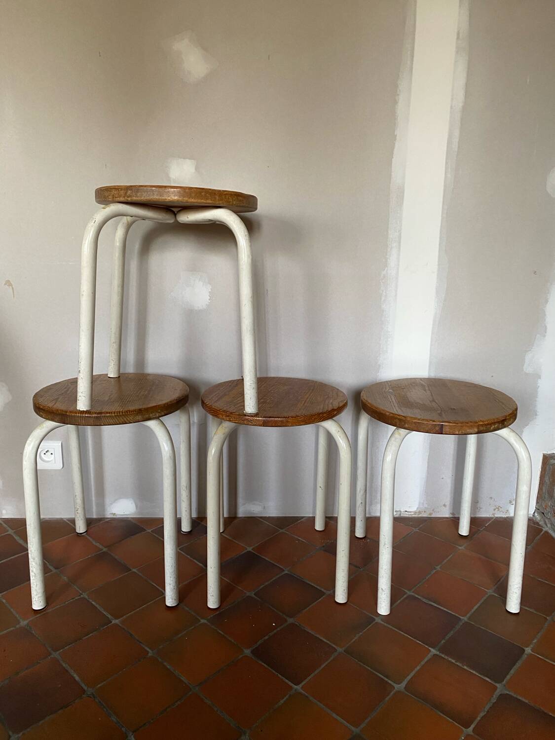 4 vintage stools