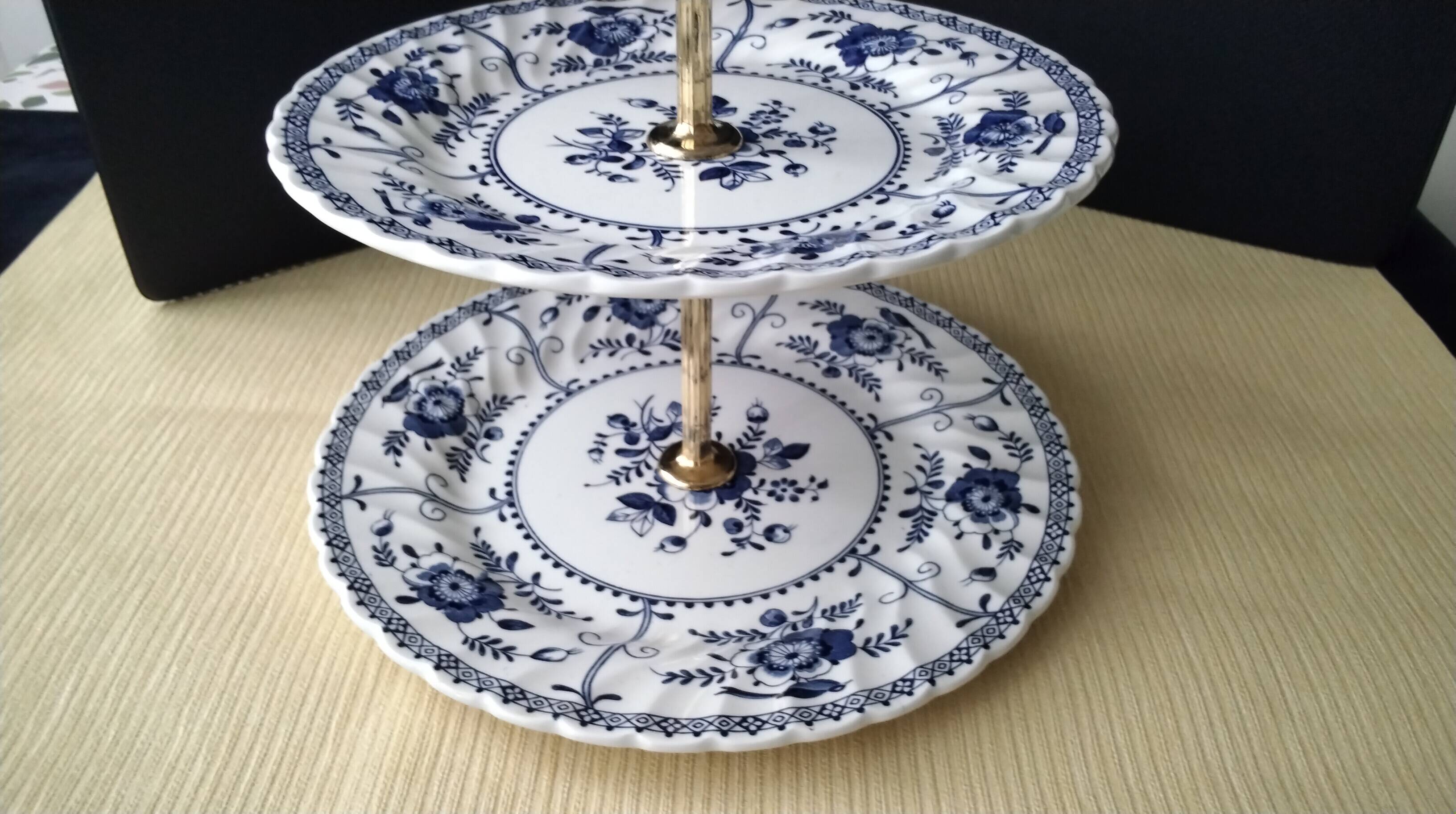 Johnson Bros. Indies Pattern English Porcelain Mute Servant