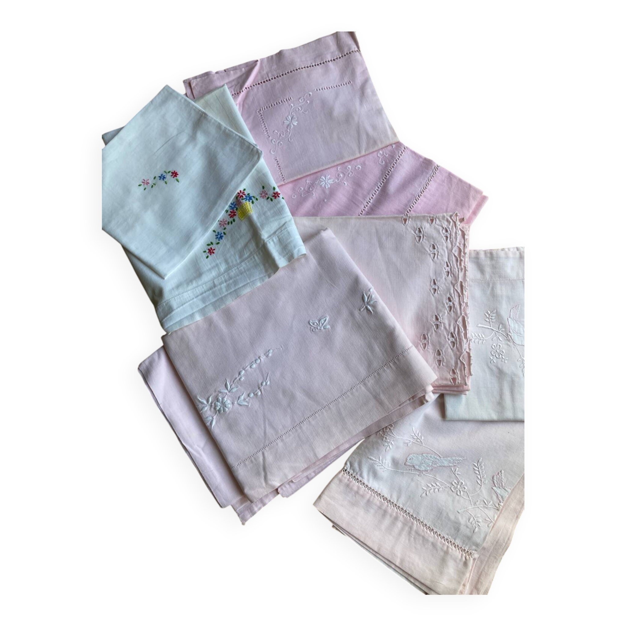 Set of embroidered baby bed sheets