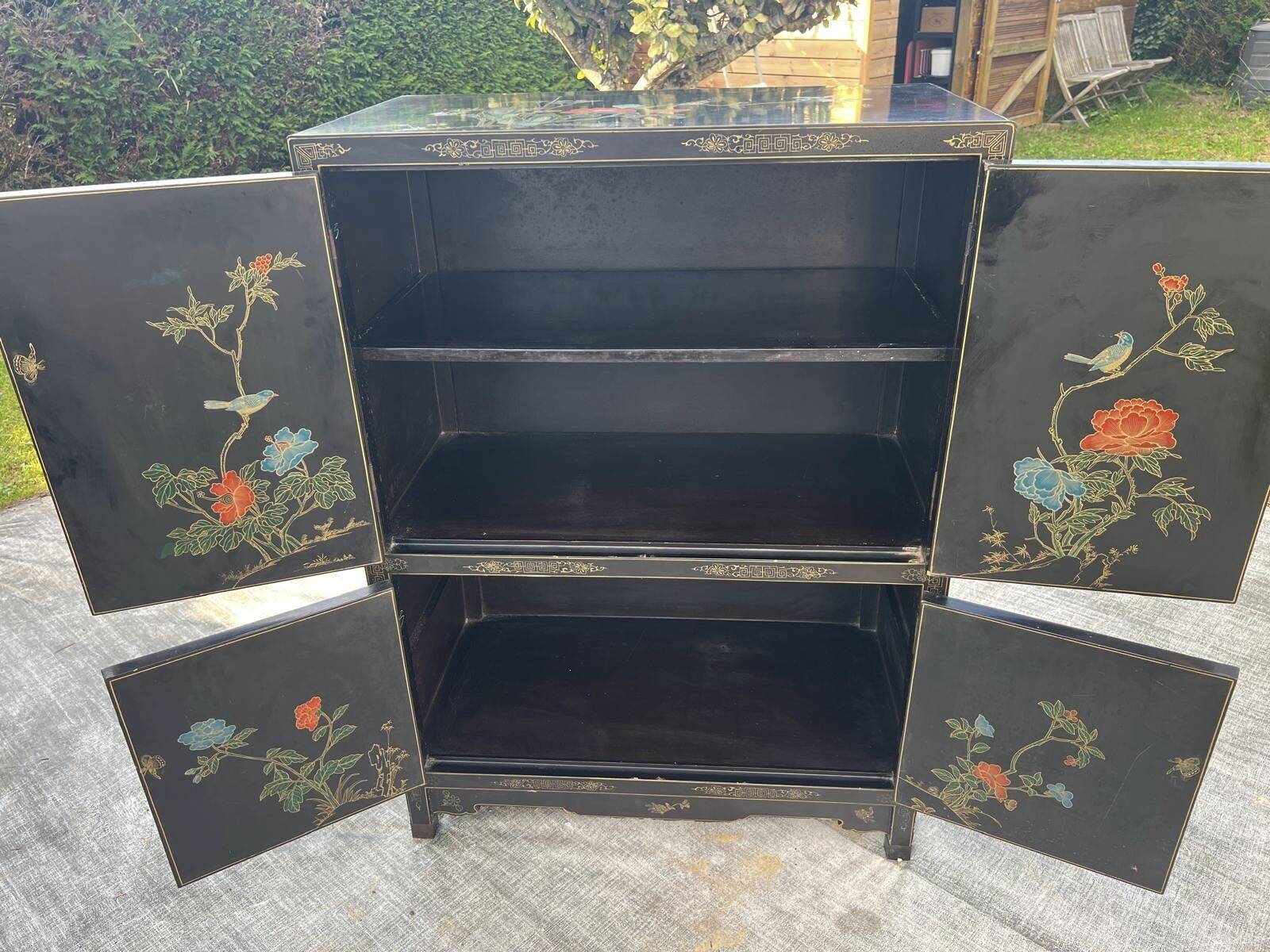 Lacquered Chinese furniture with semi-precious stones 1970