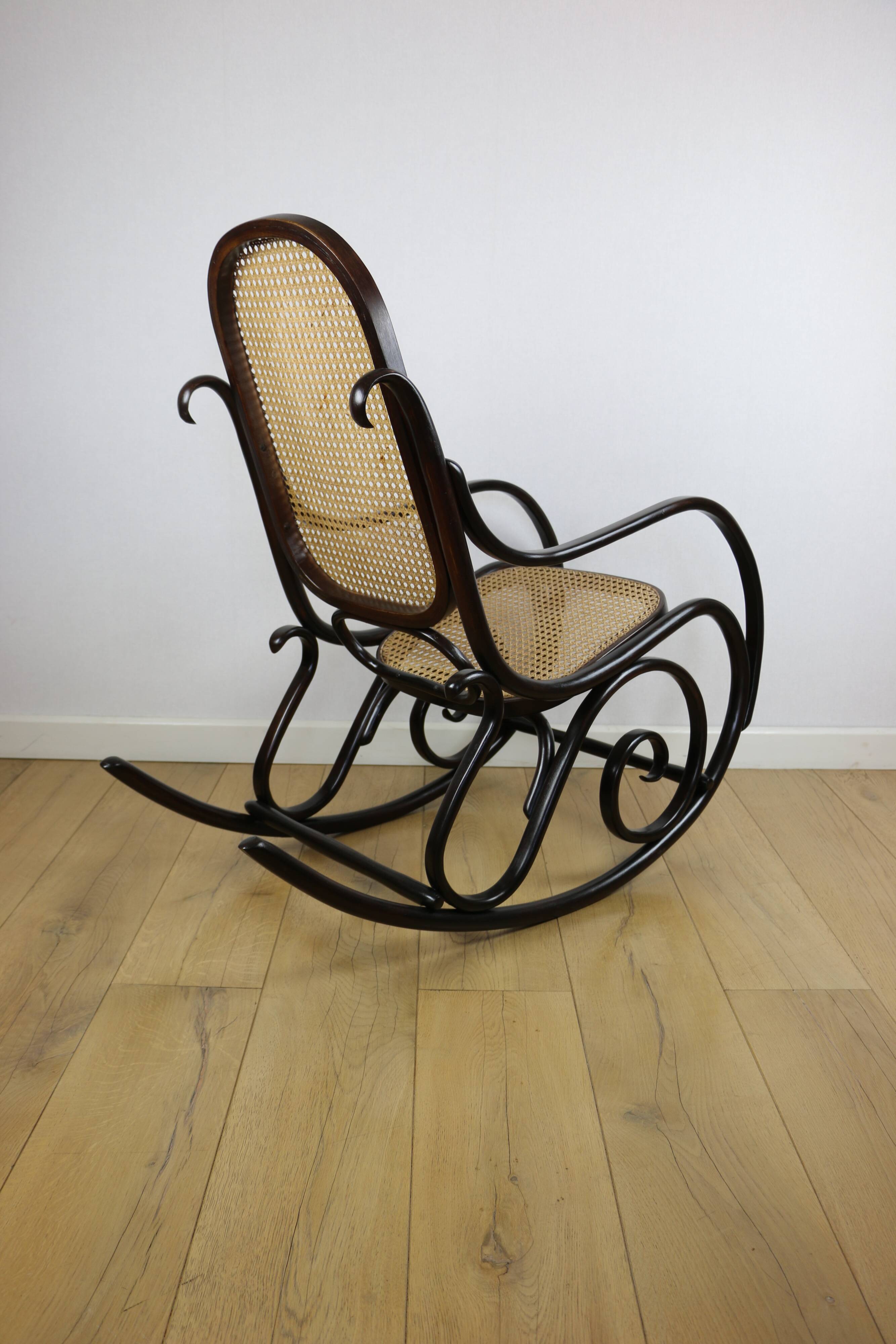 Rocking chair on runners, original brown, 1970s - very good condition