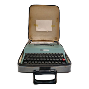 Machine a écrire olivetti lettera