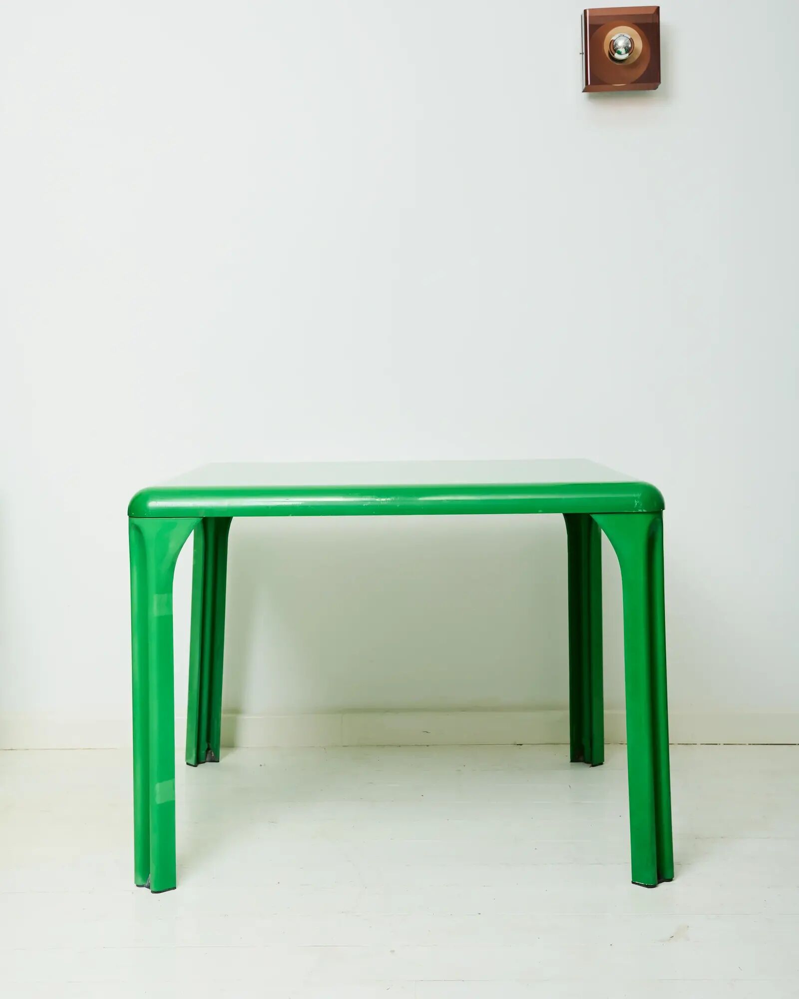 Table "Stadio 100", Vico Magistretti, Artemide, 1970-1980