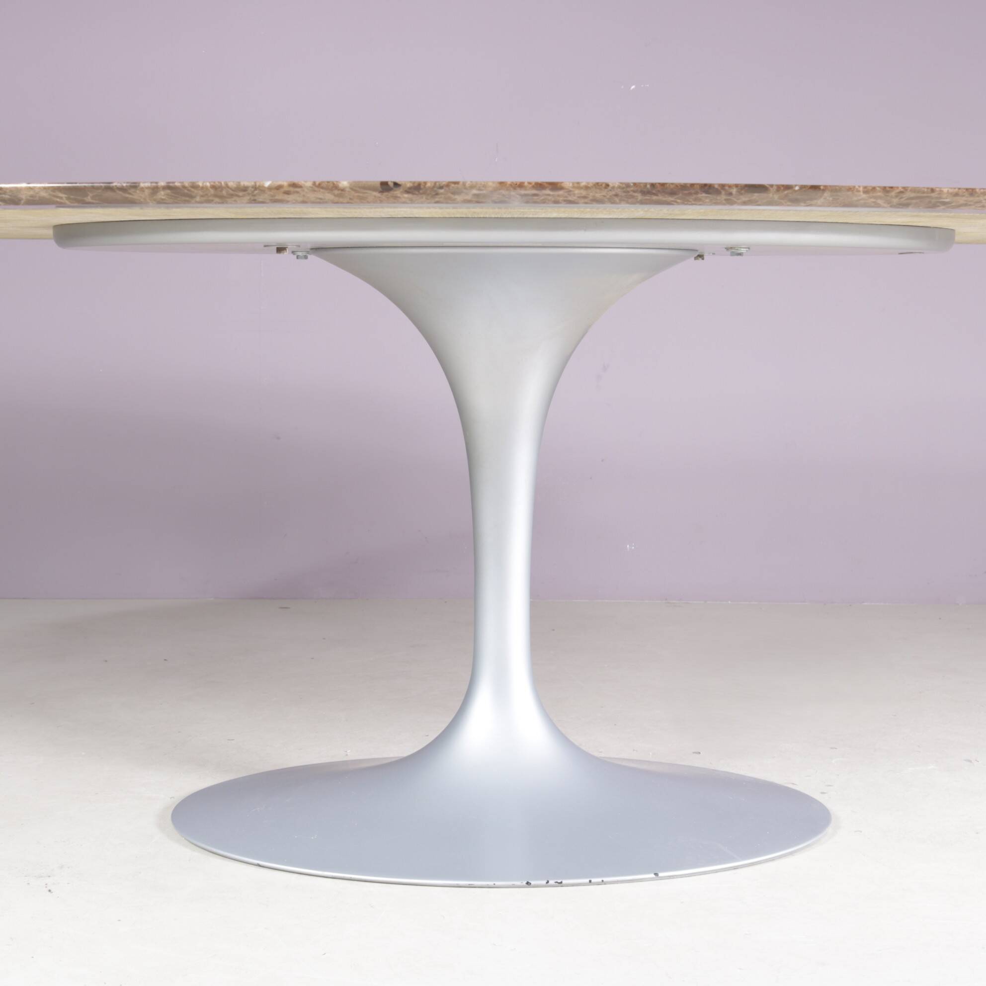 Table ovale XL Tulip Eero Saarinen pour Knoll Int.