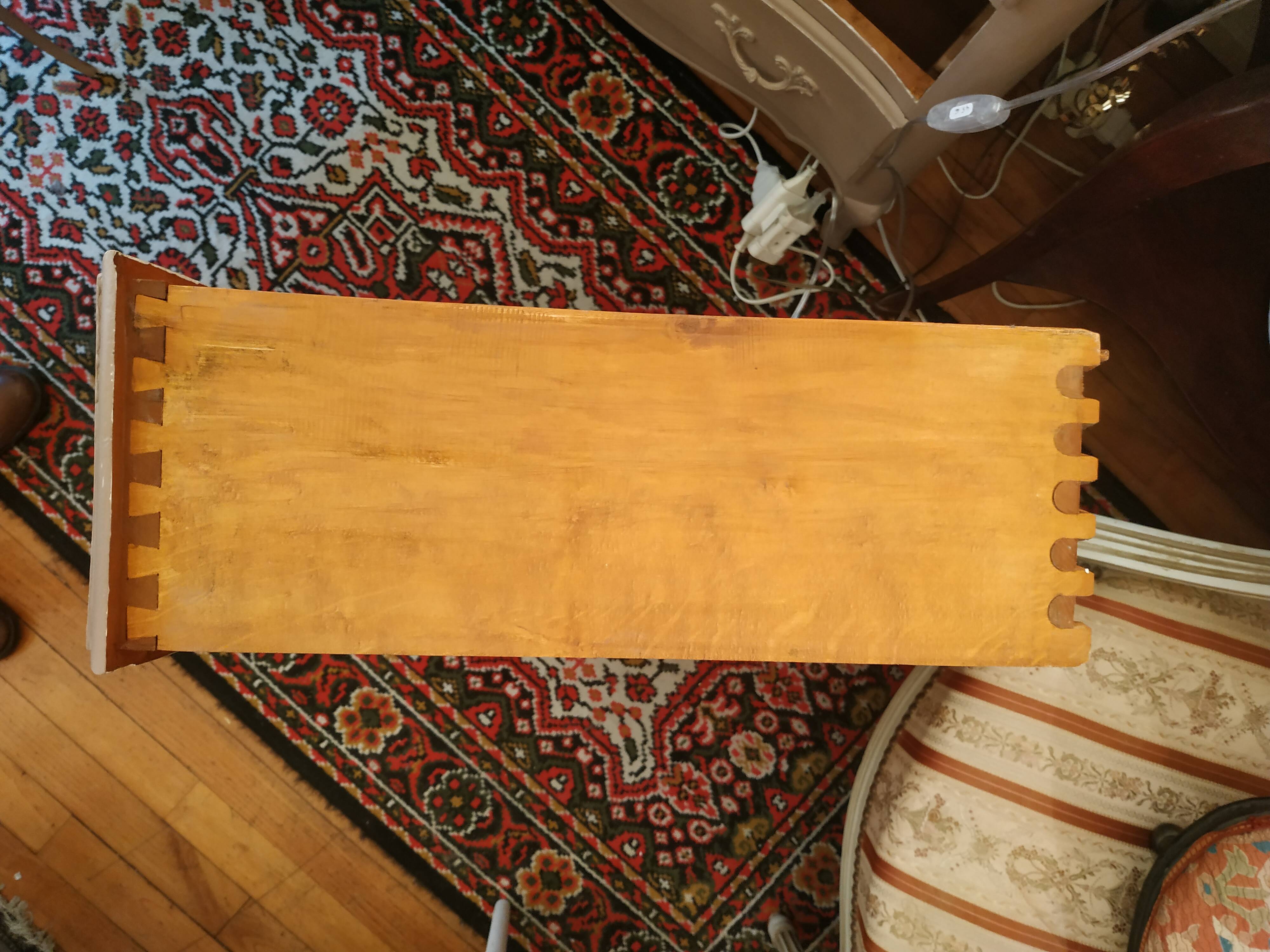 Commodity Louis XV-style