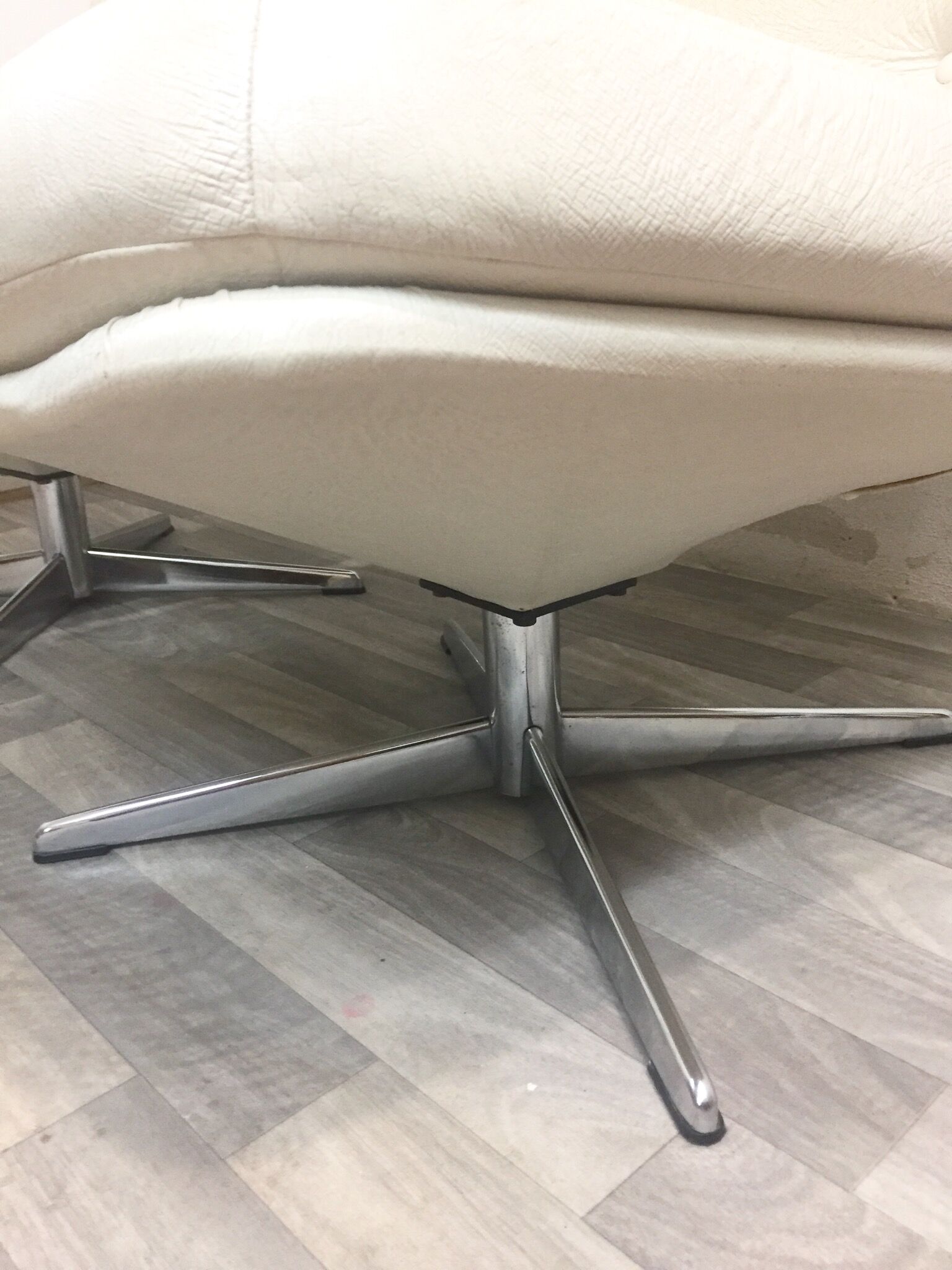 Paire de fauteuils tournants 1970