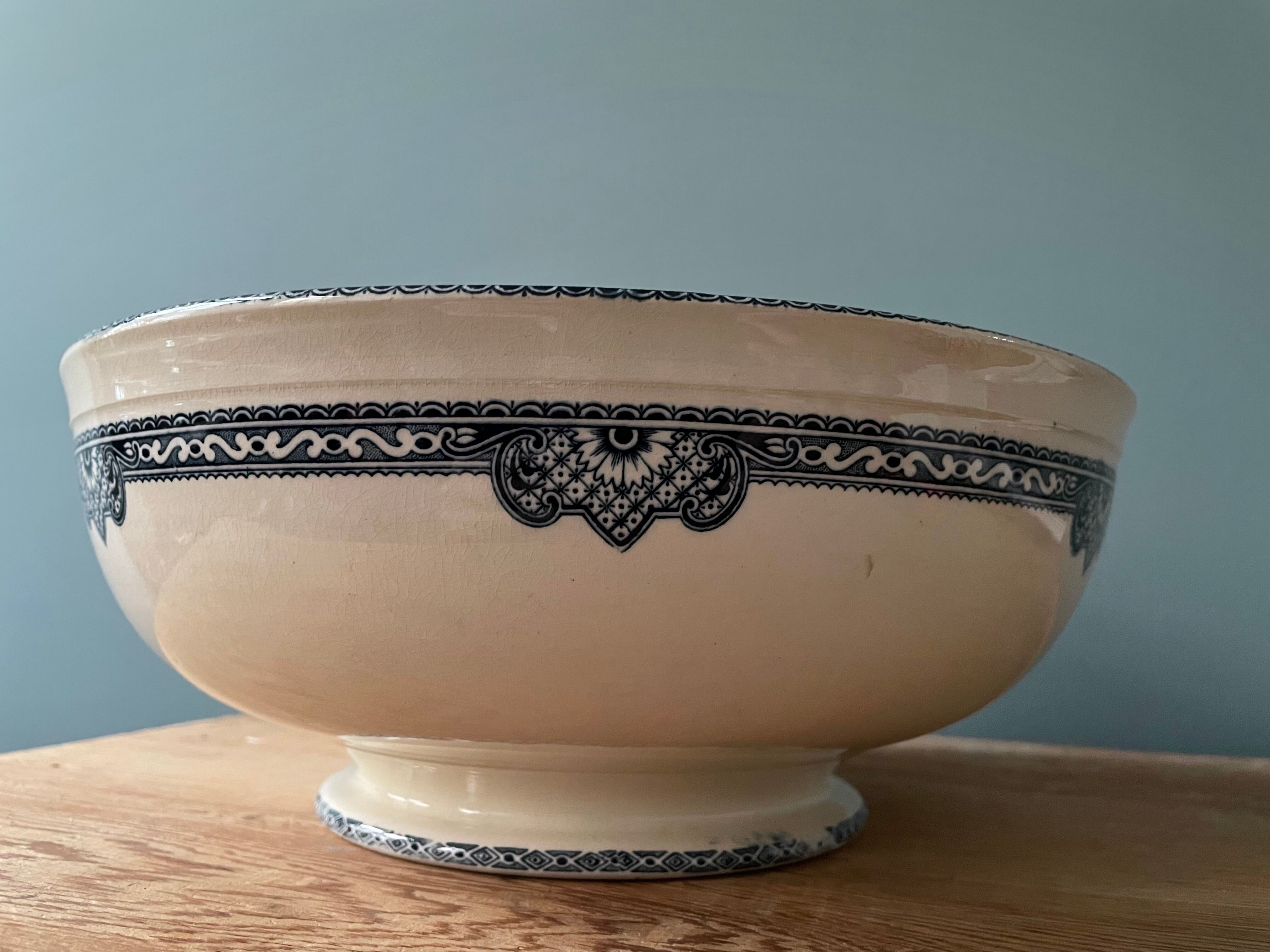 Old iron earth salad bowl R&A Salins, Jumièges model