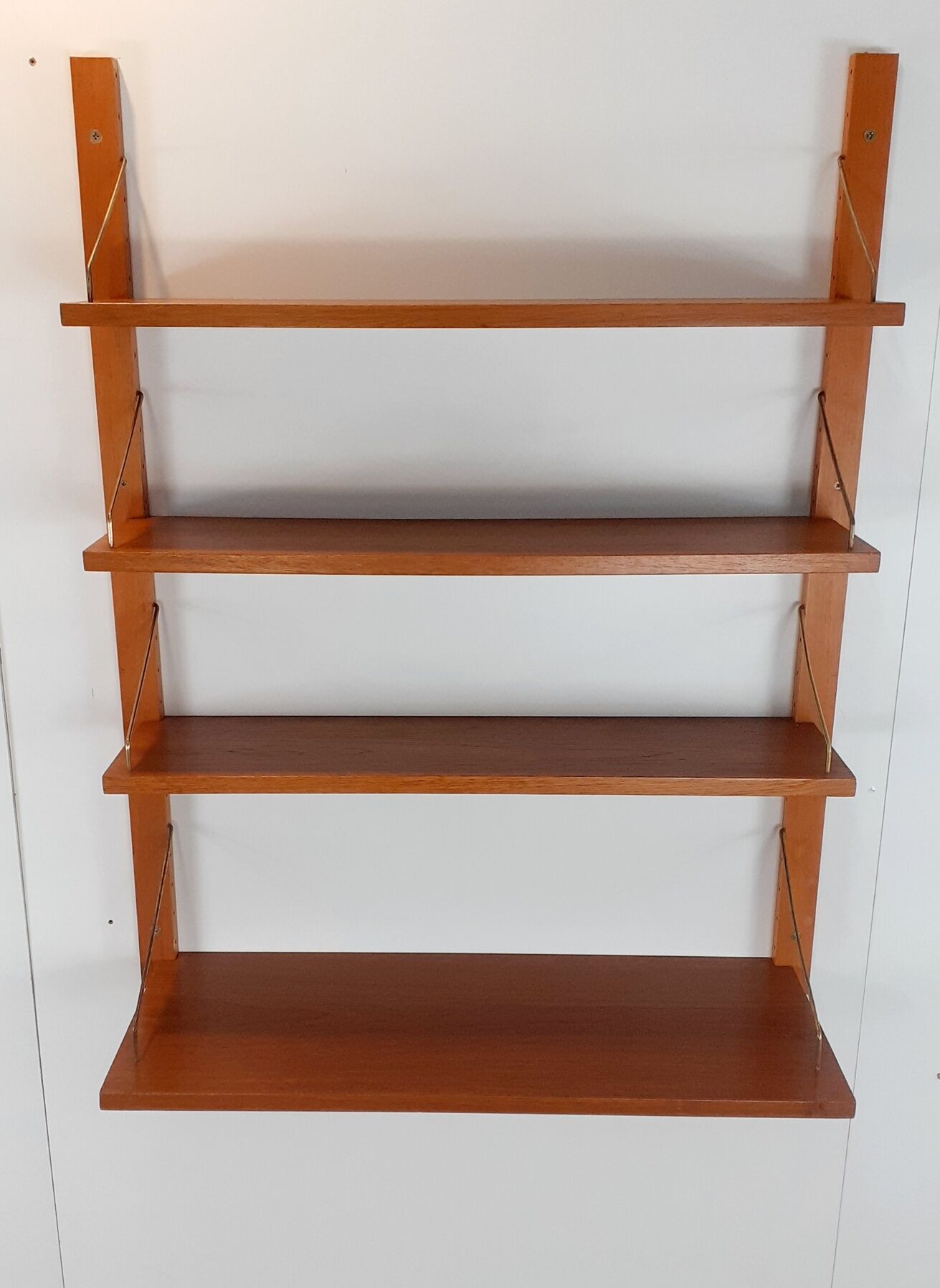 Norwegian teak shelf model Rival by Brødrene Jåtog Møbelfabrikk, 1960s