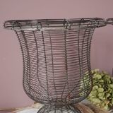 Pair of Medici metal wire