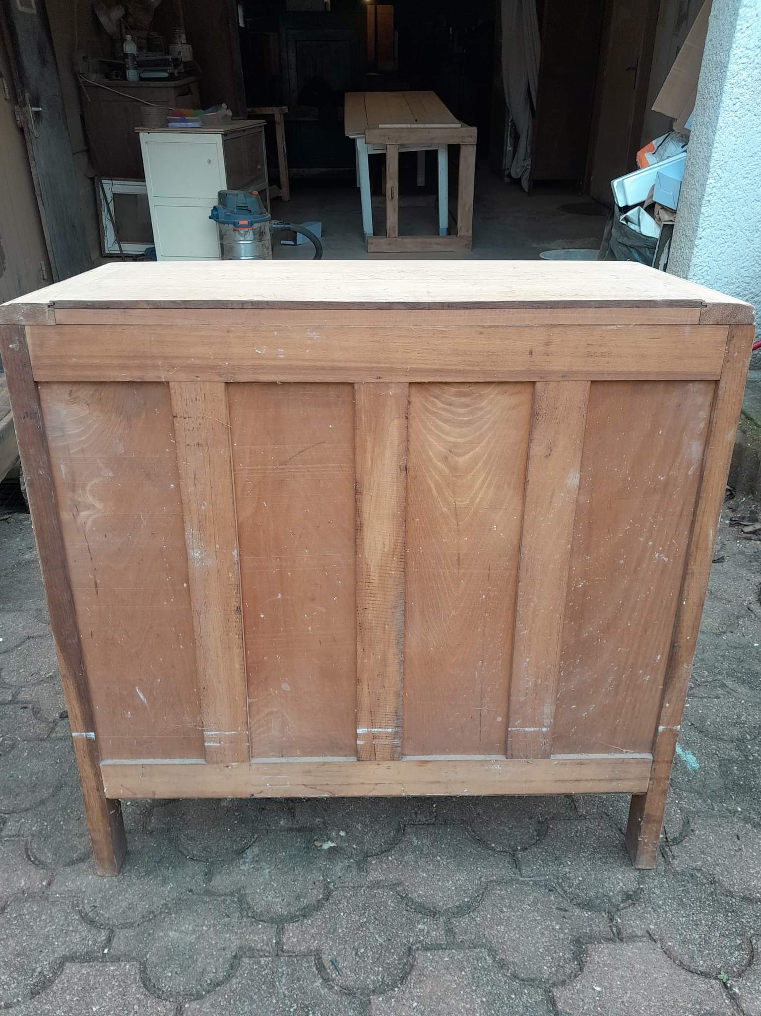 Art Deco chest of drawers