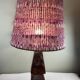 Lampe de table en bois sculpté, abat-jour en laine