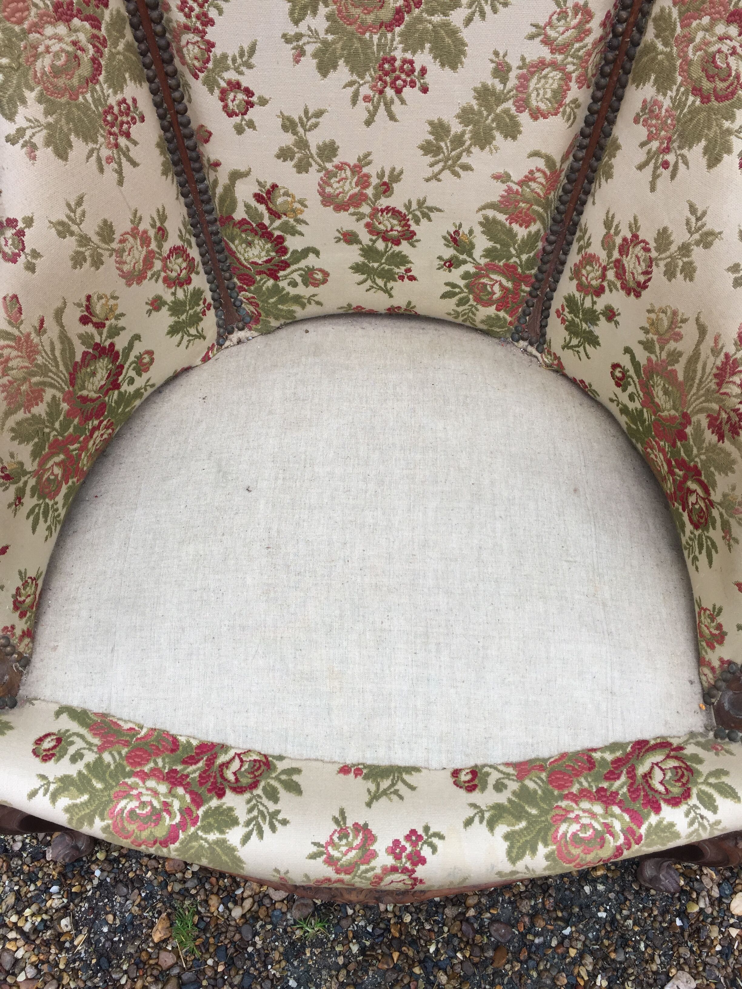 Fauteuil Louis XV dit rocaille en noyer