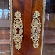 Display cabinet with two doors – Empire period – Mahogany veneer, bronze fittings
