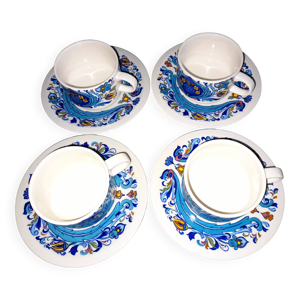 4 tasses à café avec