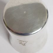 Timbale en métal argenté ancienne gravée de motifs de lapins