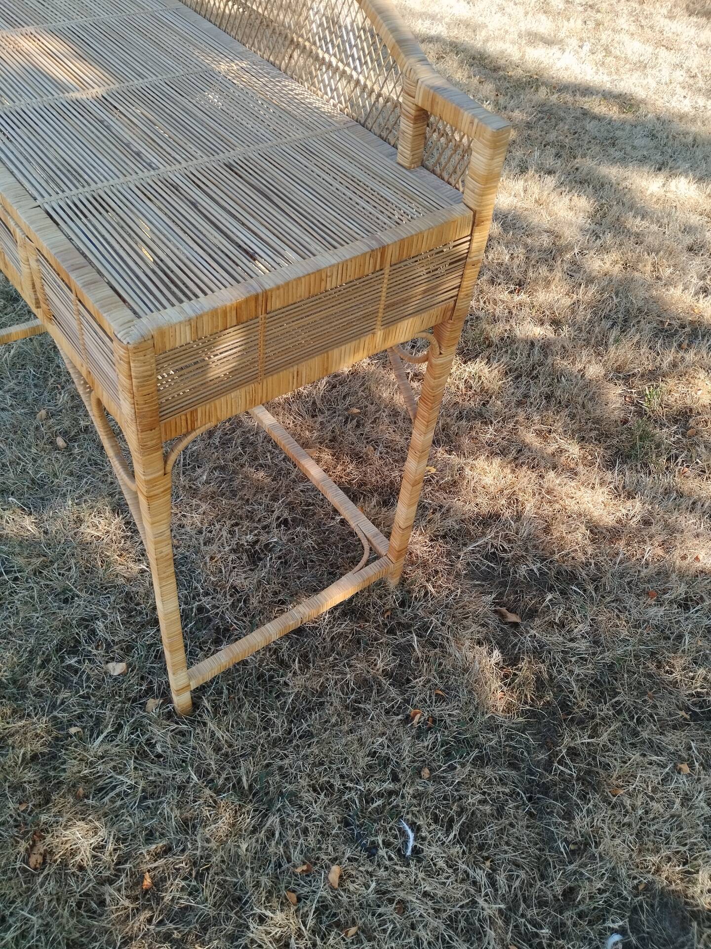 Bureau ancien en rotin osier vintage