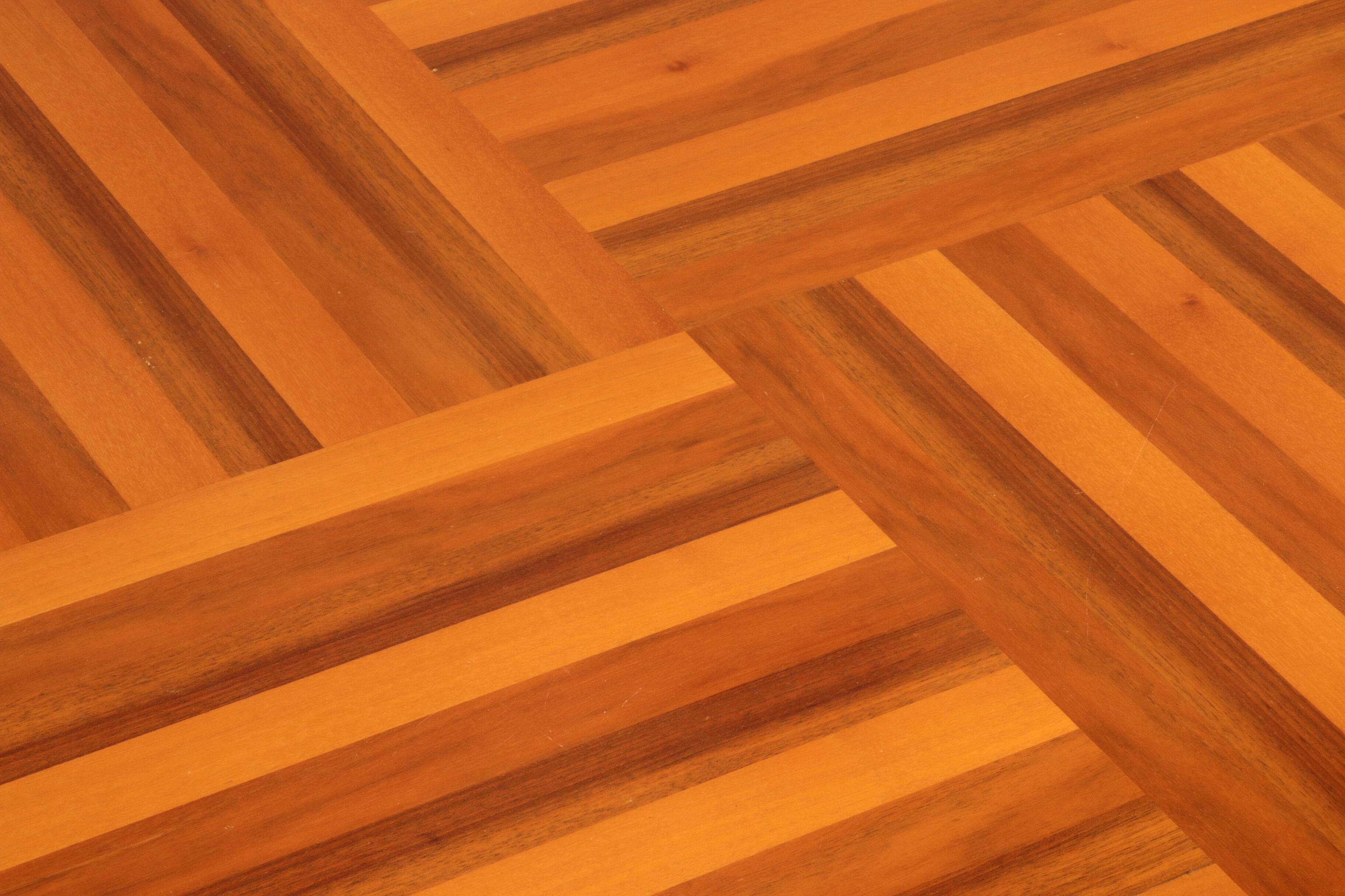 Exquisite Walnut Coffee Table – A Masterpiece of Italian Modernis