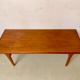 Table basse en teck de Johannes Andersen, danois, milieu du siècle