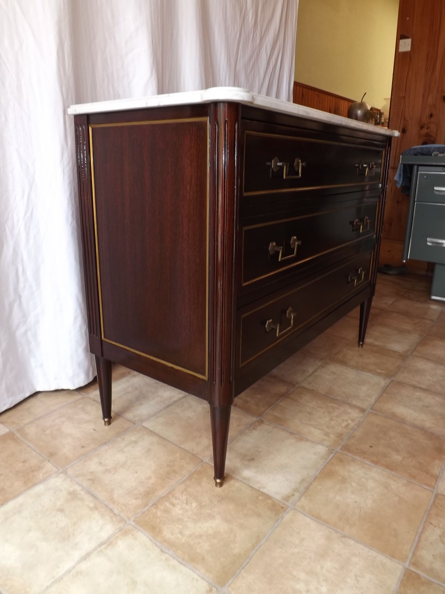 Chest of drawers mahogany Louis XVI 1970