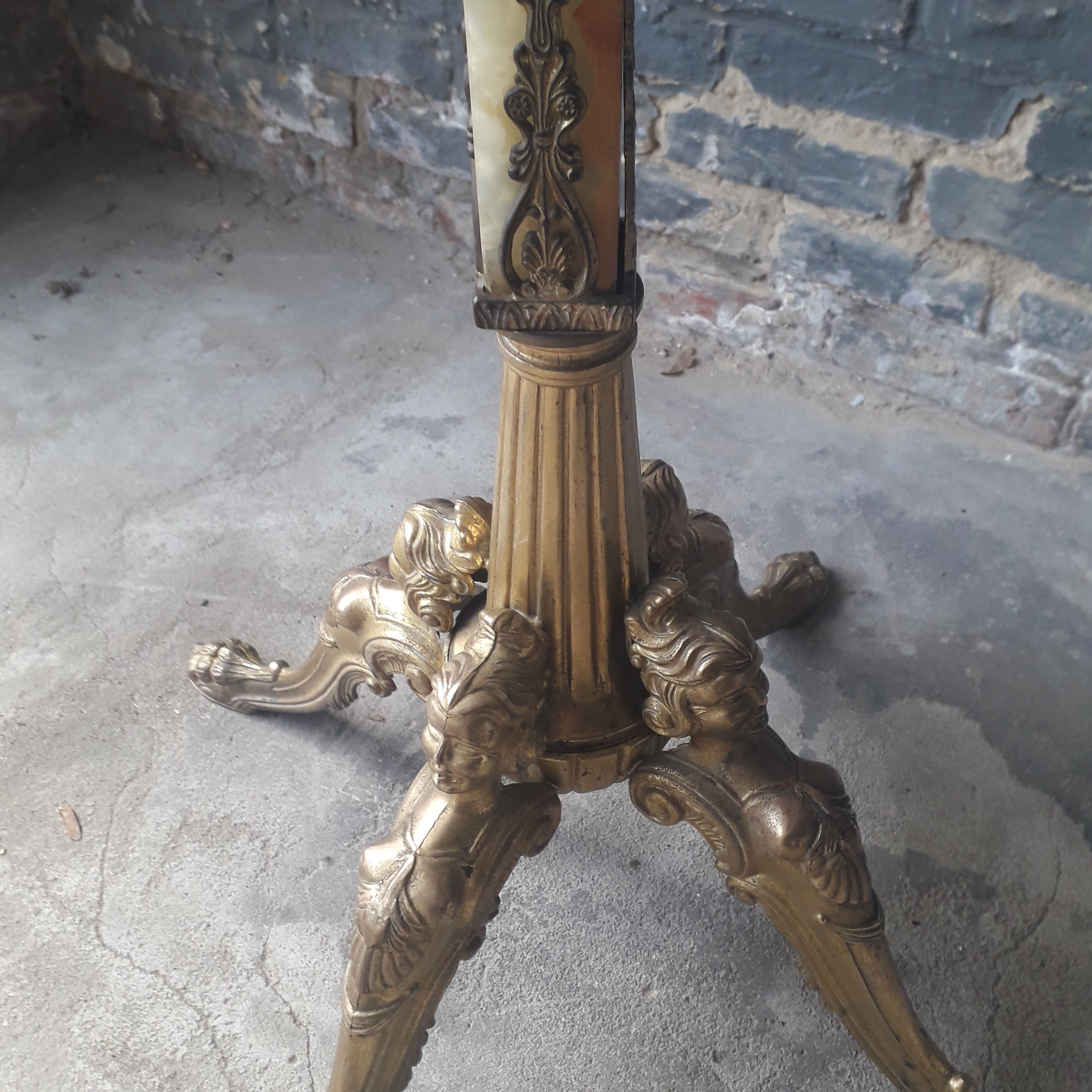 Italian coat rack brass and onyx