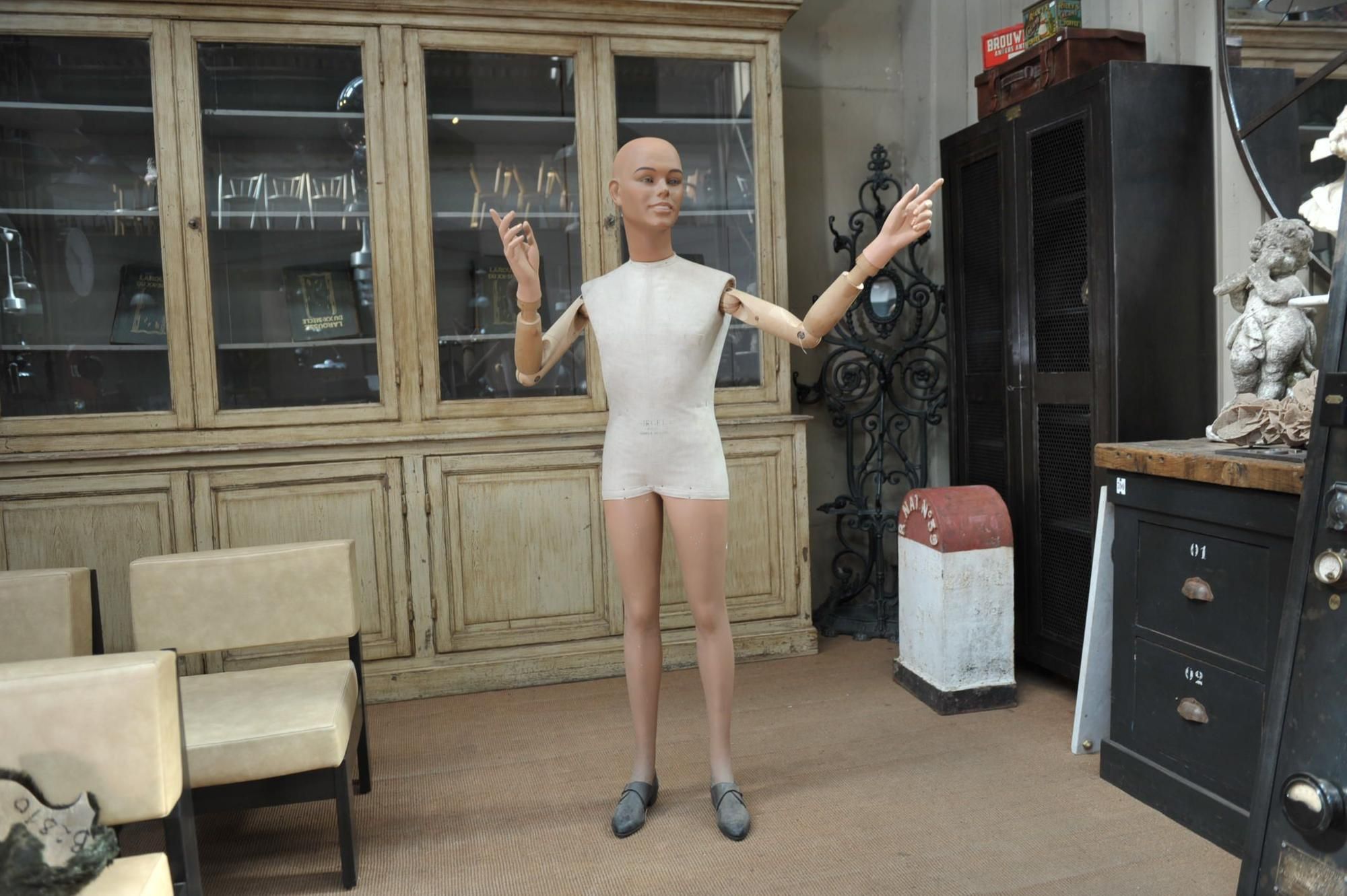 Siegel Paris articulated mannequin in made of wood and fabric 1930