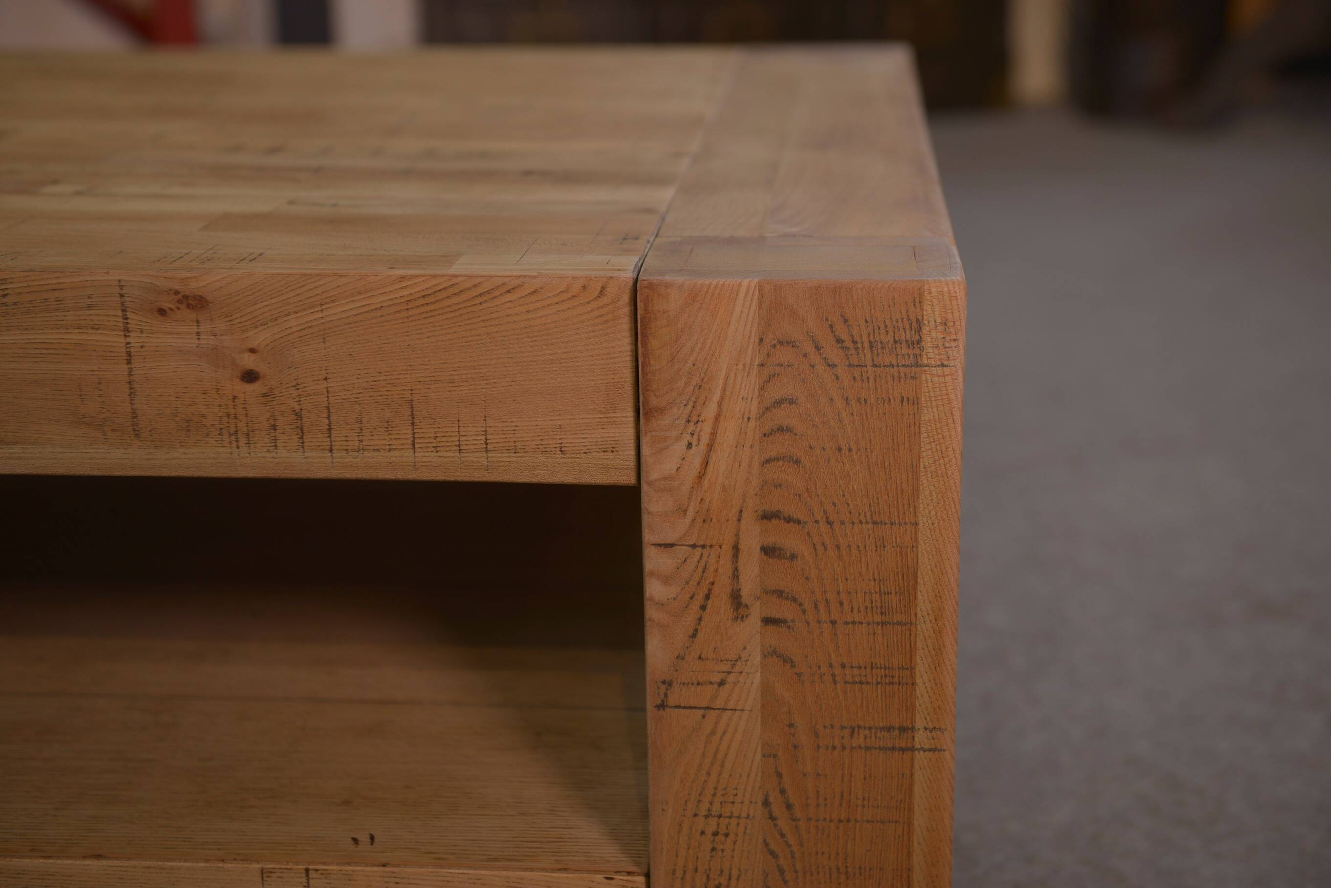 Coffee table in oak and oak veneer from Belgian manufacture