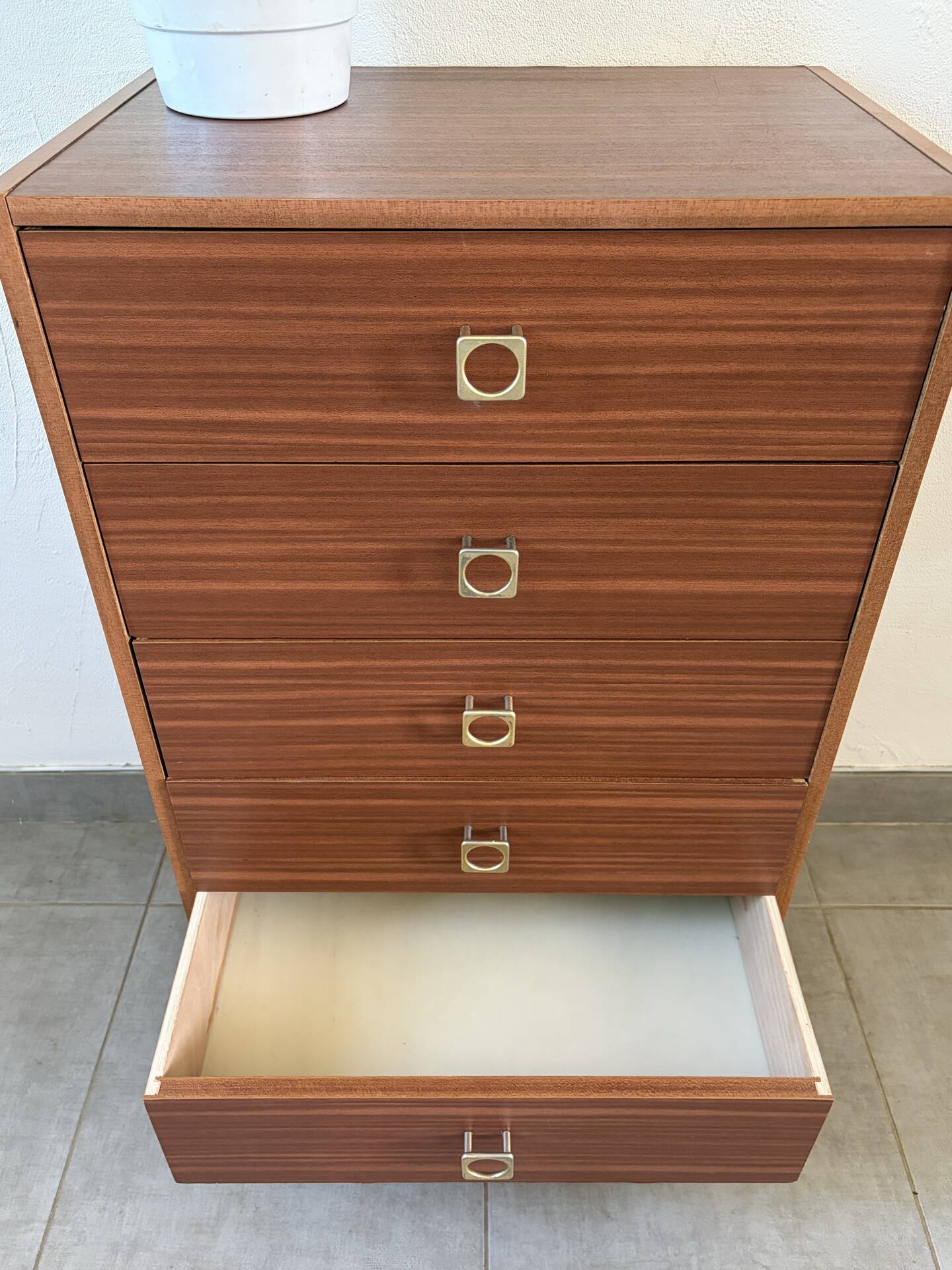 Vintage chest of drawers