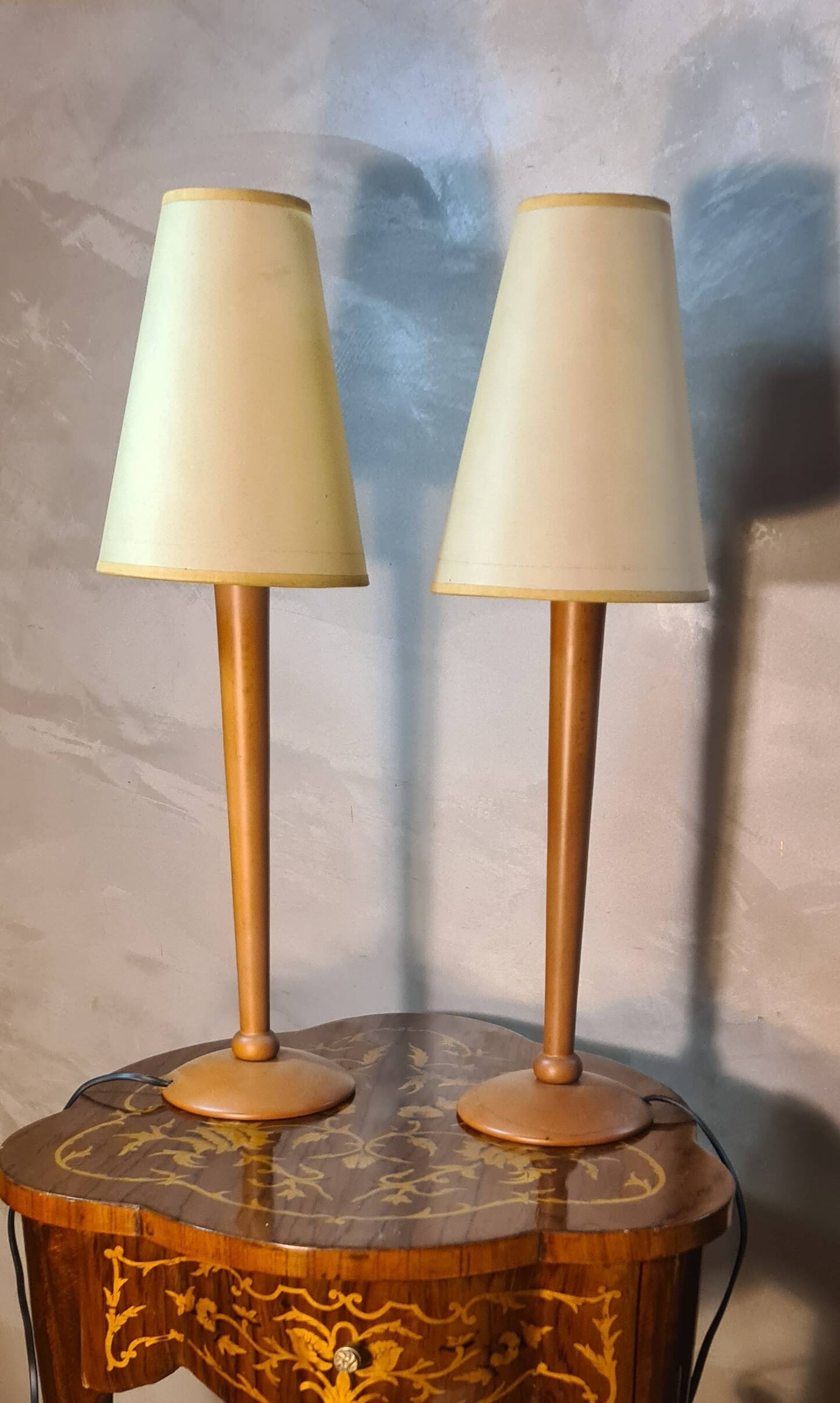 Pair of Scandinavian design bedside lamps in turned wood elec ok 52x15