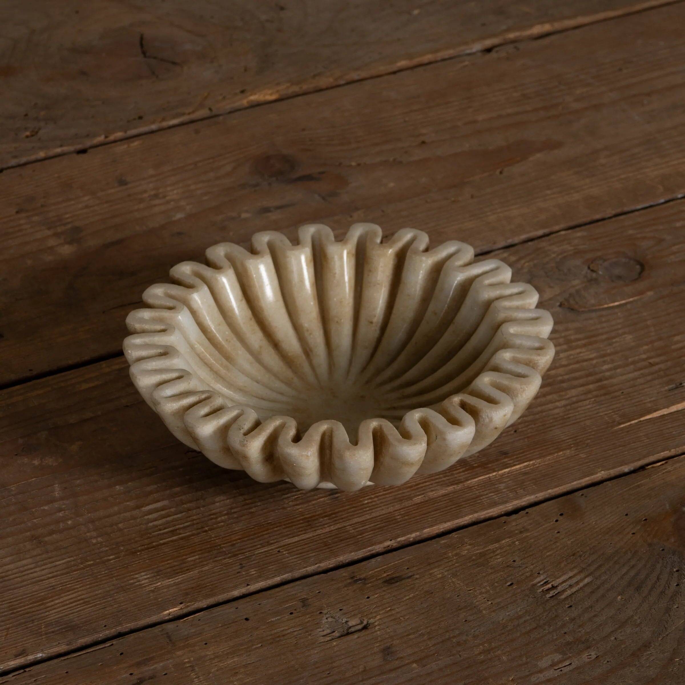 Makrana - Carved white marble cup no. 2