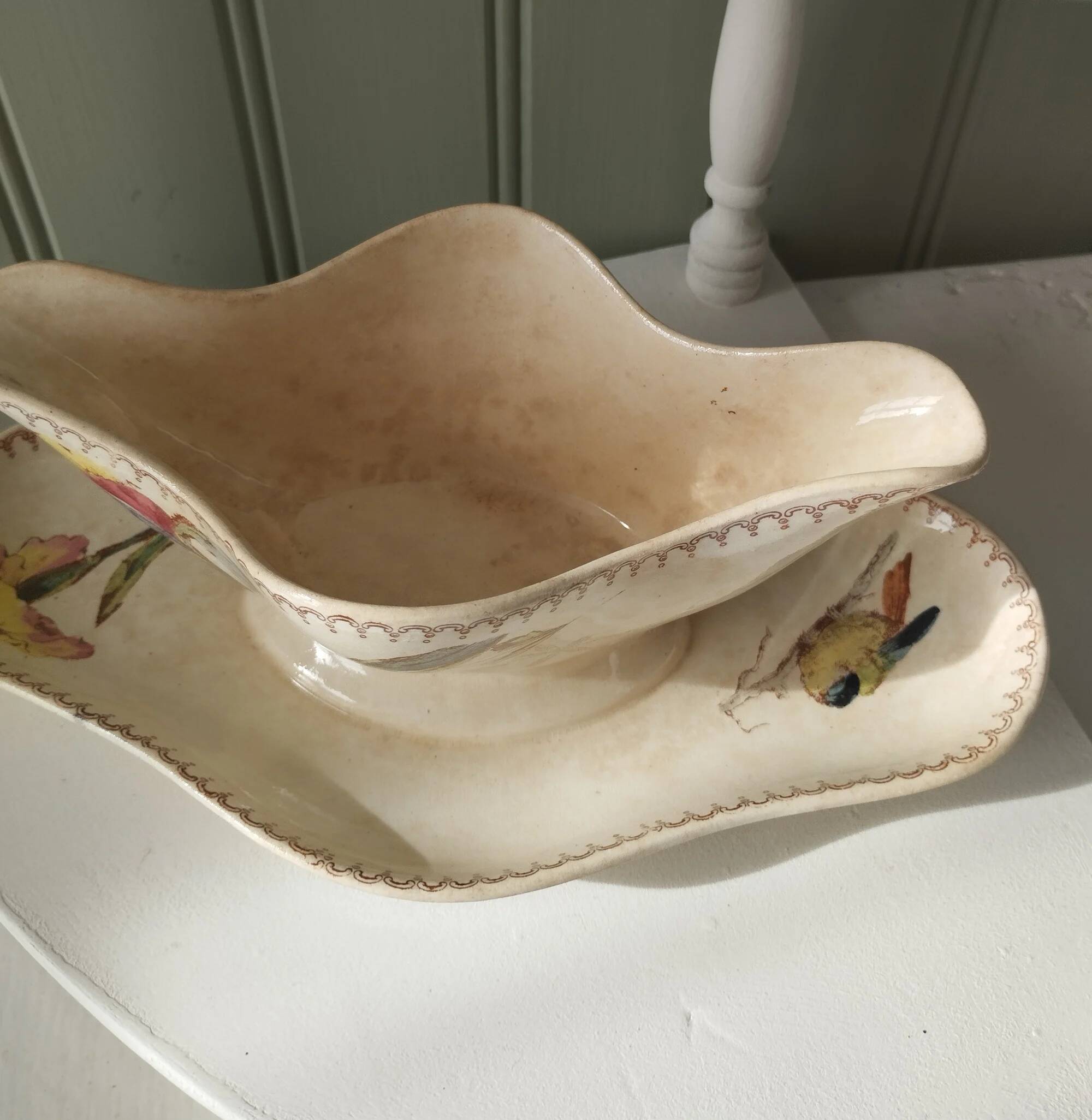 Longwy "Mésange" - Sauce boat on a polychrome ironstone base
