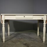 Table with brushed spruce extensions