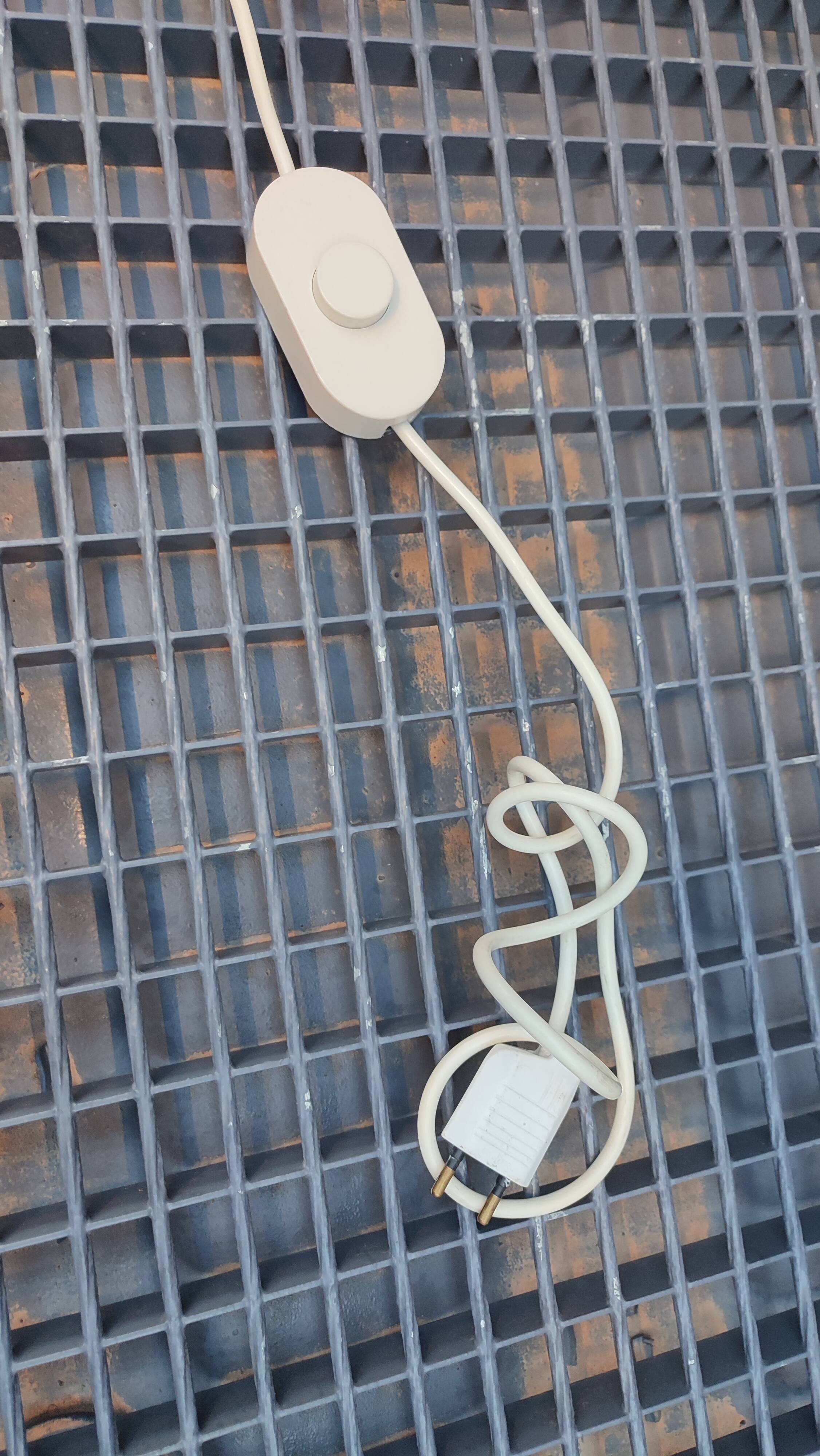 Lampe de parquet cylindrique en aluminium