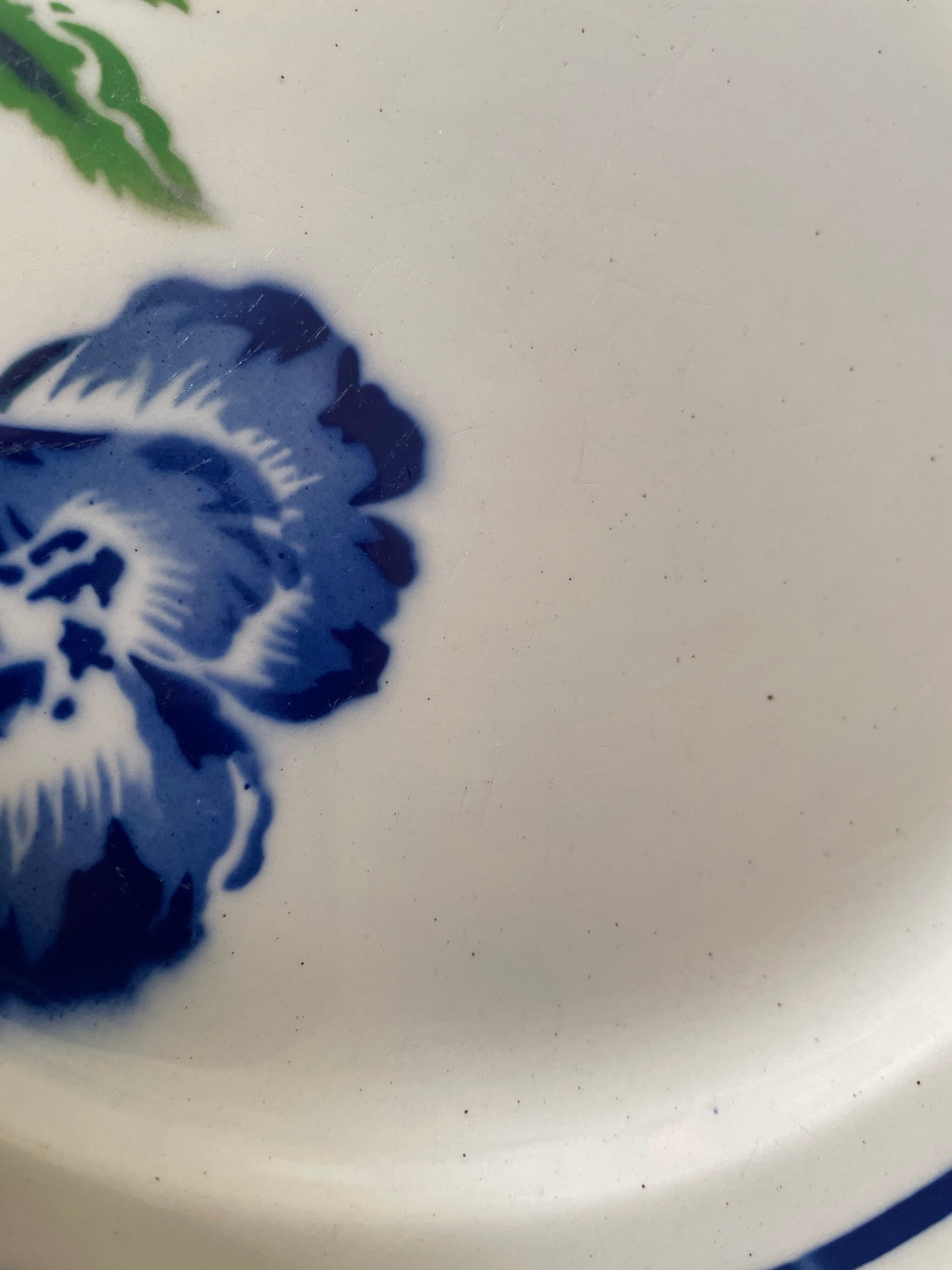 Set of 4 flat plates mismatched