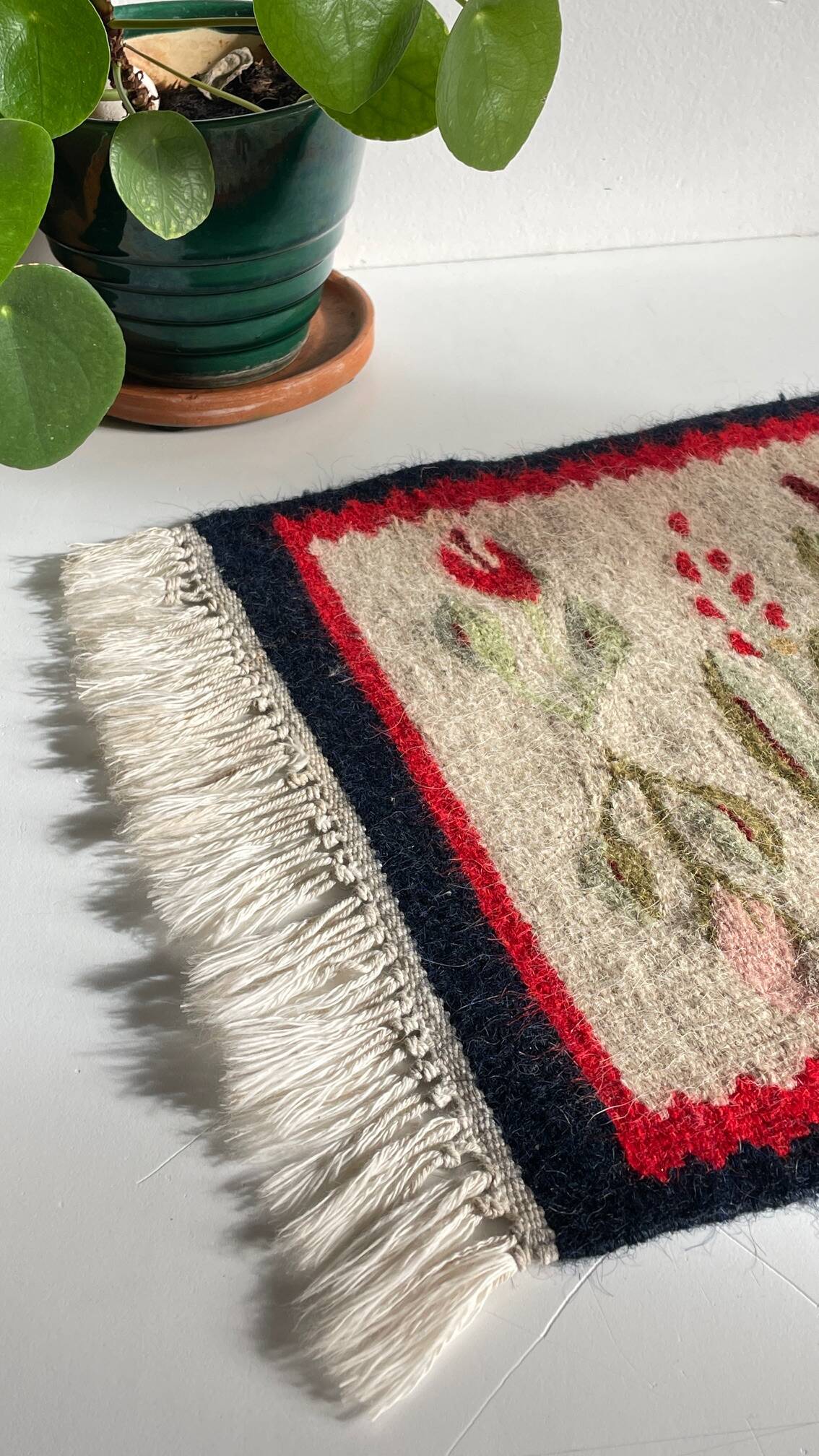 Tapis Rollakan décor de tulipes vintage