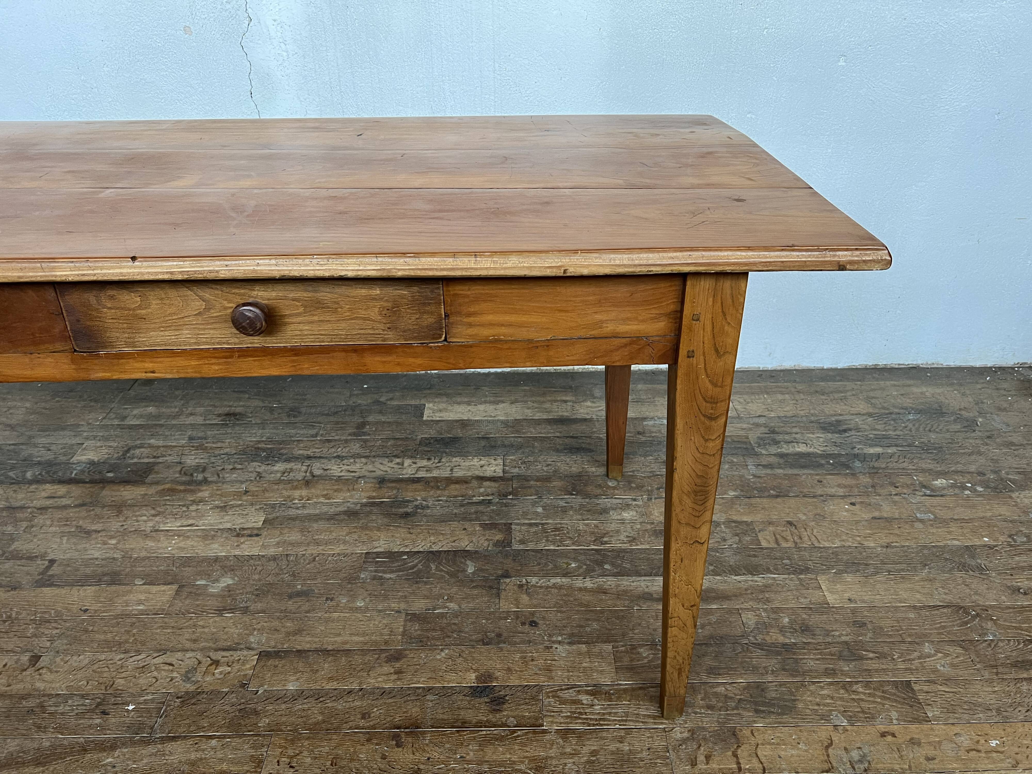 Old farmhouse table early XXth legs spindles solid wood