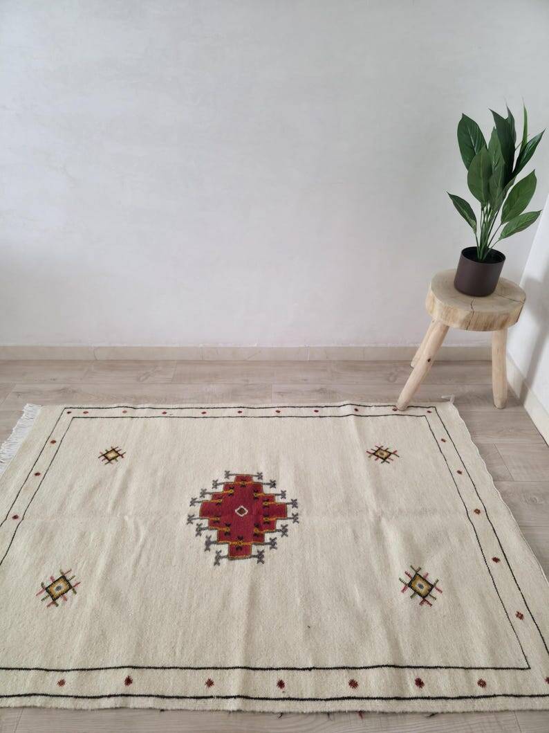 Handwoven Moroccan Berber rug 150/250cm
