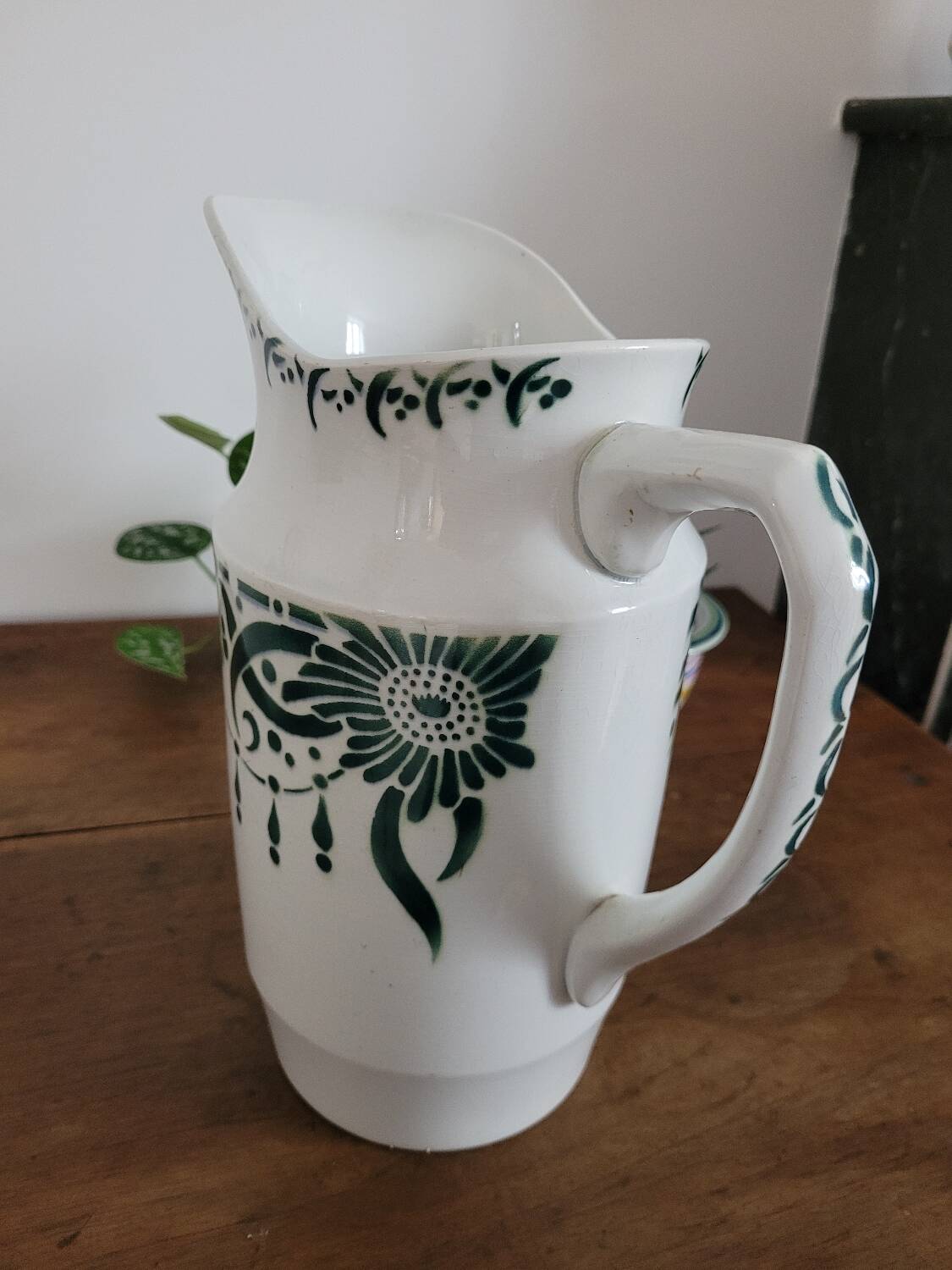 Pitcher / vase St Amand 463