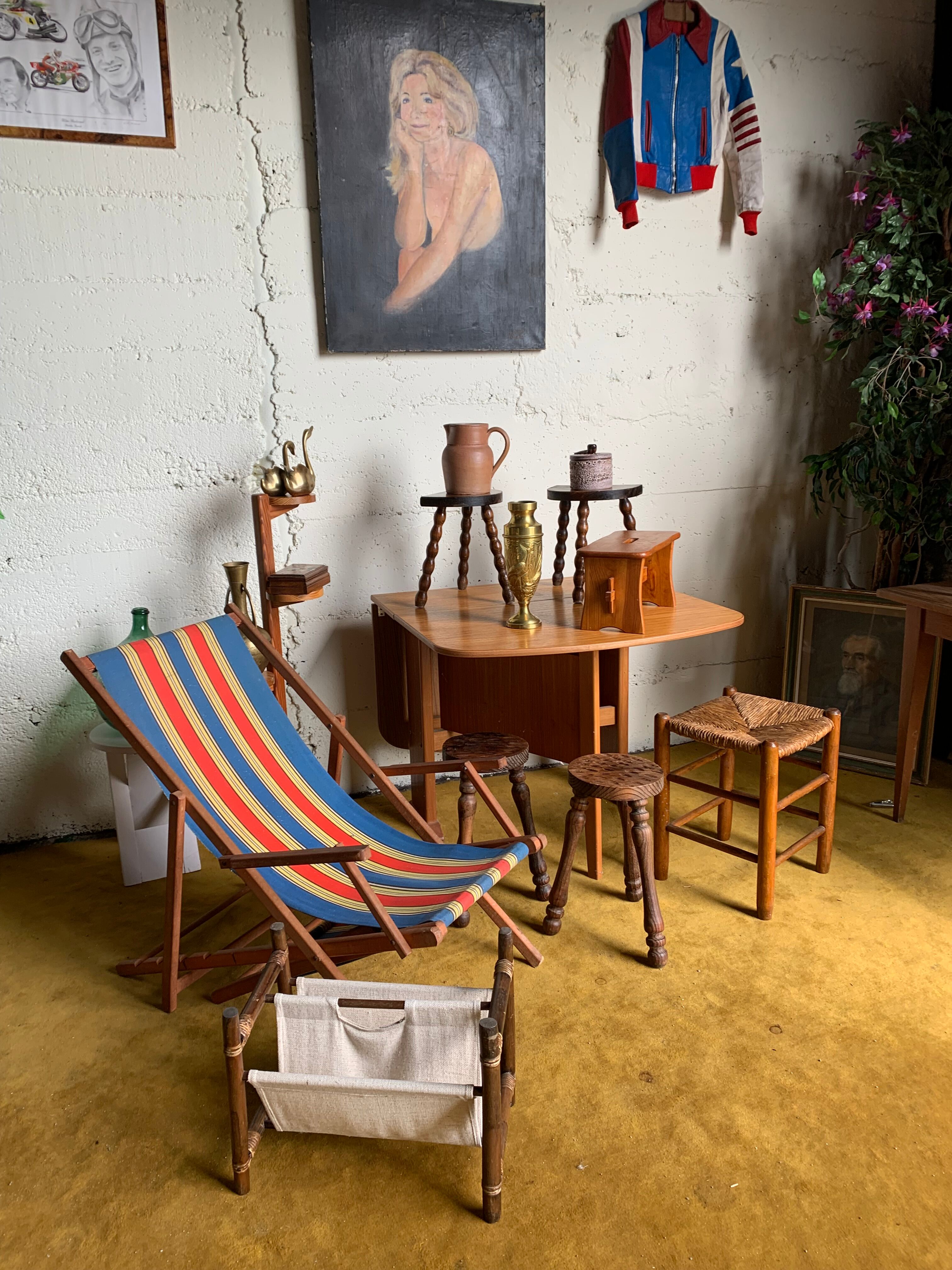 Brass vase with crane decoration