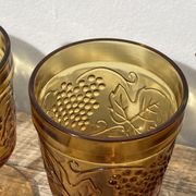 Amber stemmed glasses with vintage fruit decoration - Old brown glasses